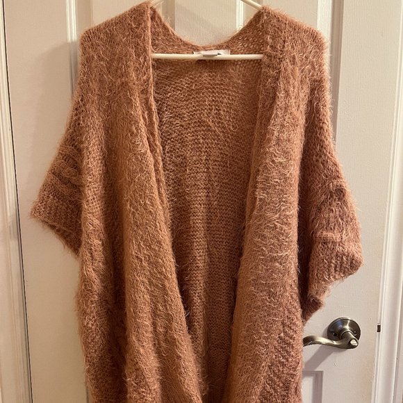 Adrienne Vittadini Sweater Cardigan/Poncho in Pink - Picture 1 of 4
